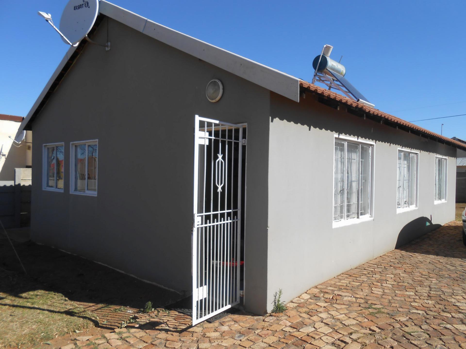 Front View of property in Lenasia