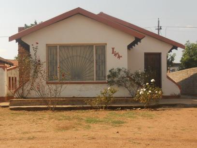 Front View of property in Winterveld