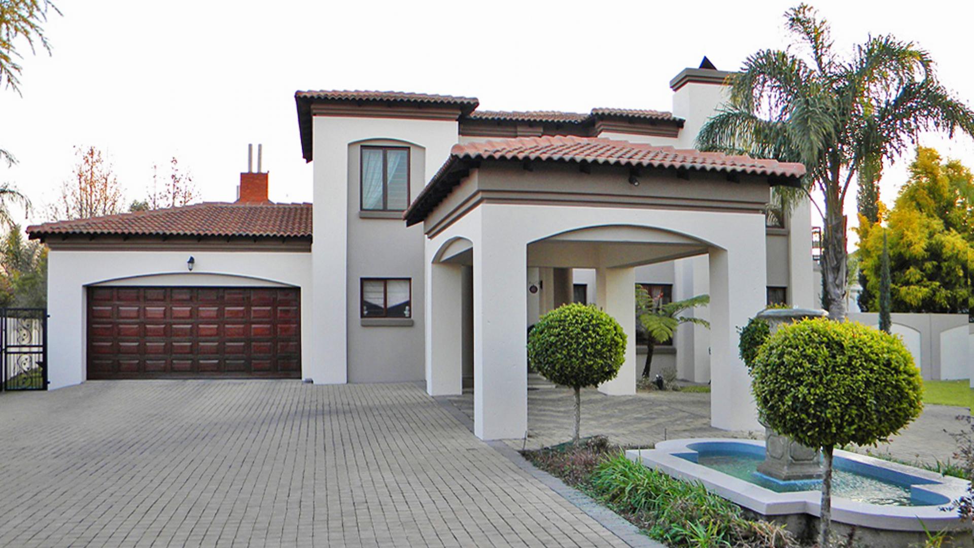 Front View of property in Silver Lakes Golf Estate