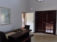Dining Room - 22 square meters of property in Waterval East