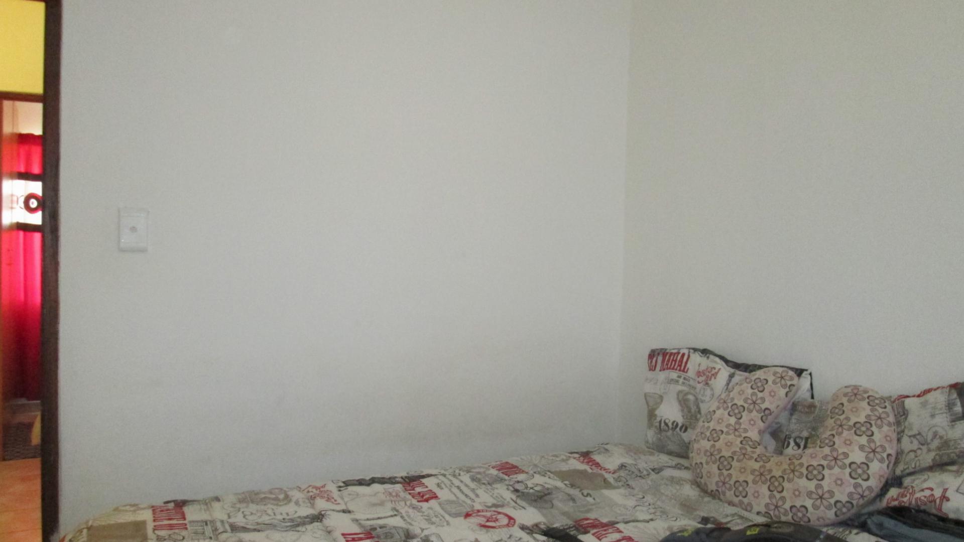 Bed Room 1 - 9 square meters of property in Anzac