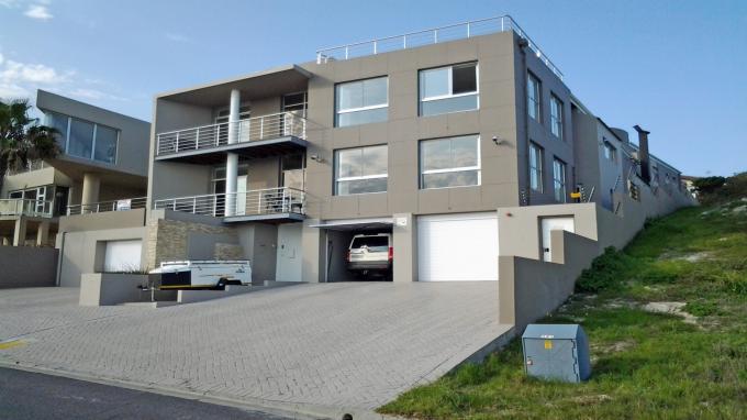 7 Bedroom House for Sale For Sale in Bloubergstrand - Private Sale - MR144854