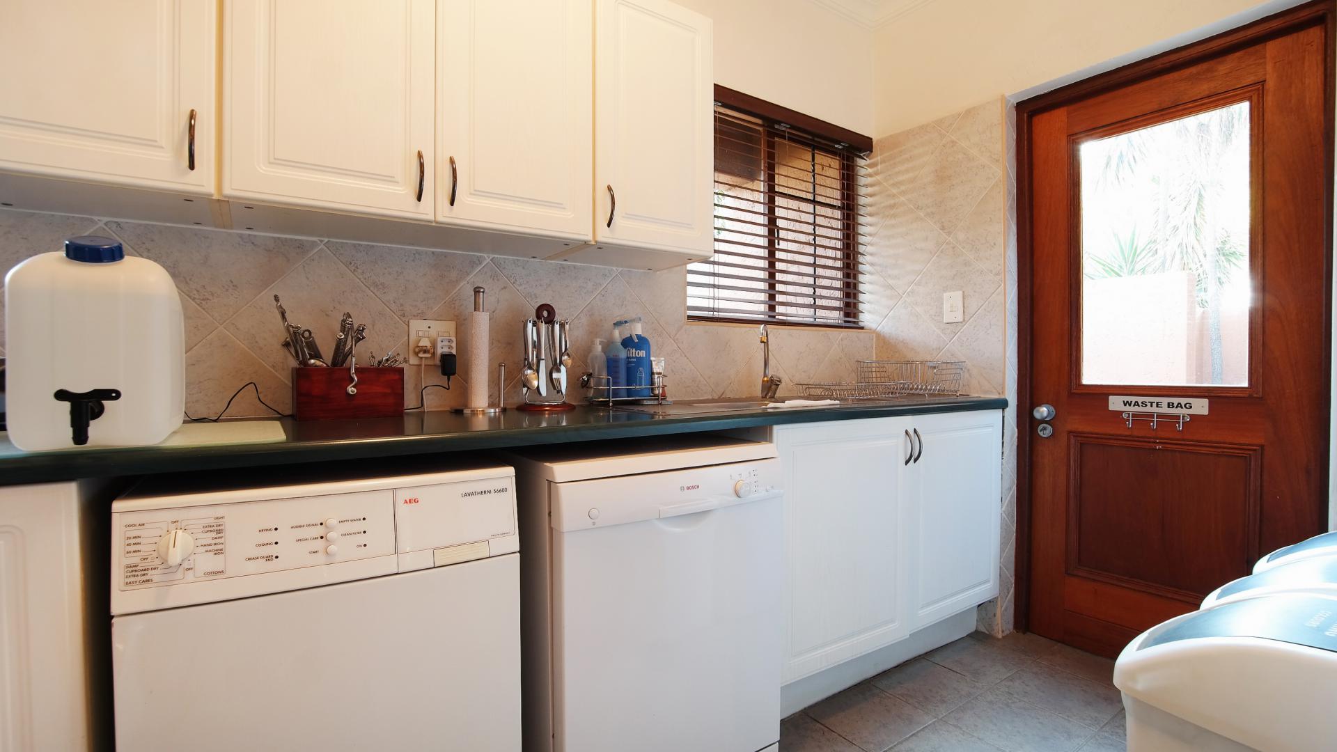 3 Bedroom House for Sale For Sale in Silver Lakes Golf Estate