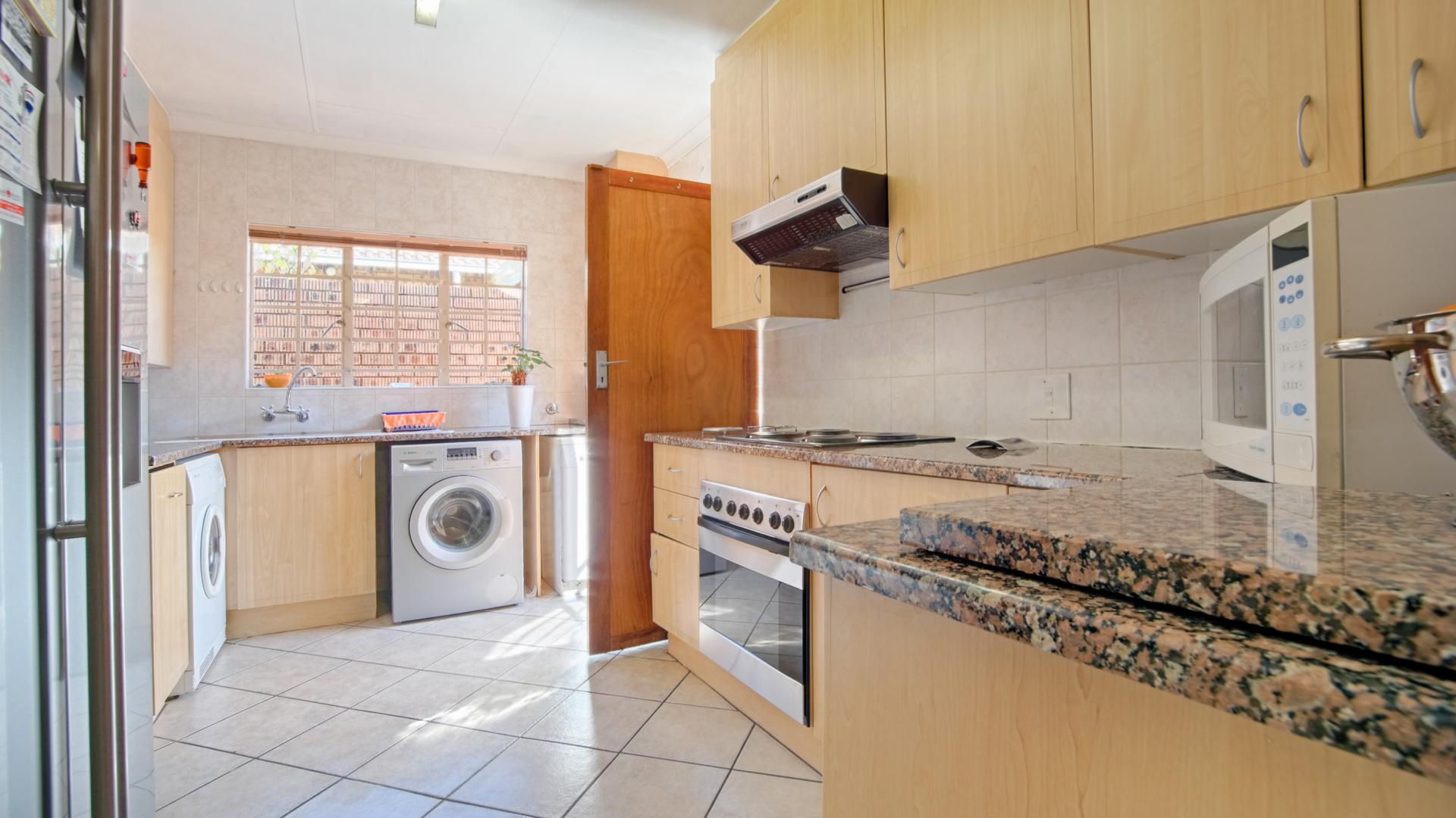 Kitchen - 13 square meters of property in The Wilds Estate