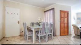 Dining Room - 12 square meters of property in The Wilds Estate