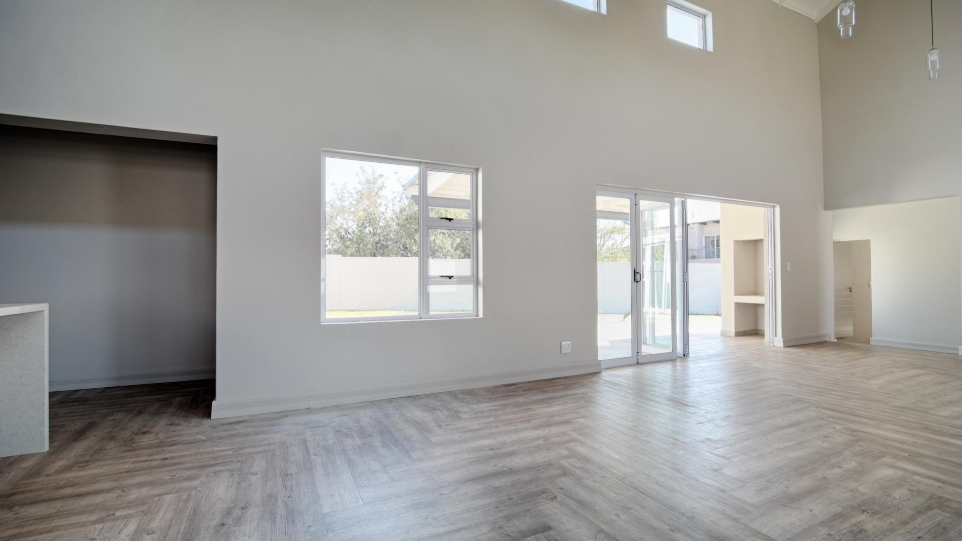 Dining Room of property in The Meadows Estate