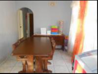 Dining Room - 9 square meters of property in Lenasia South