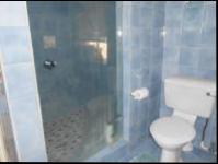 Main Bathroom - 12 square meters of property in Greenhills