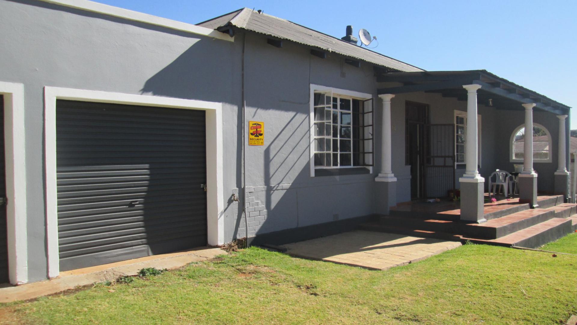 Front View of property in Heidelberg - GP