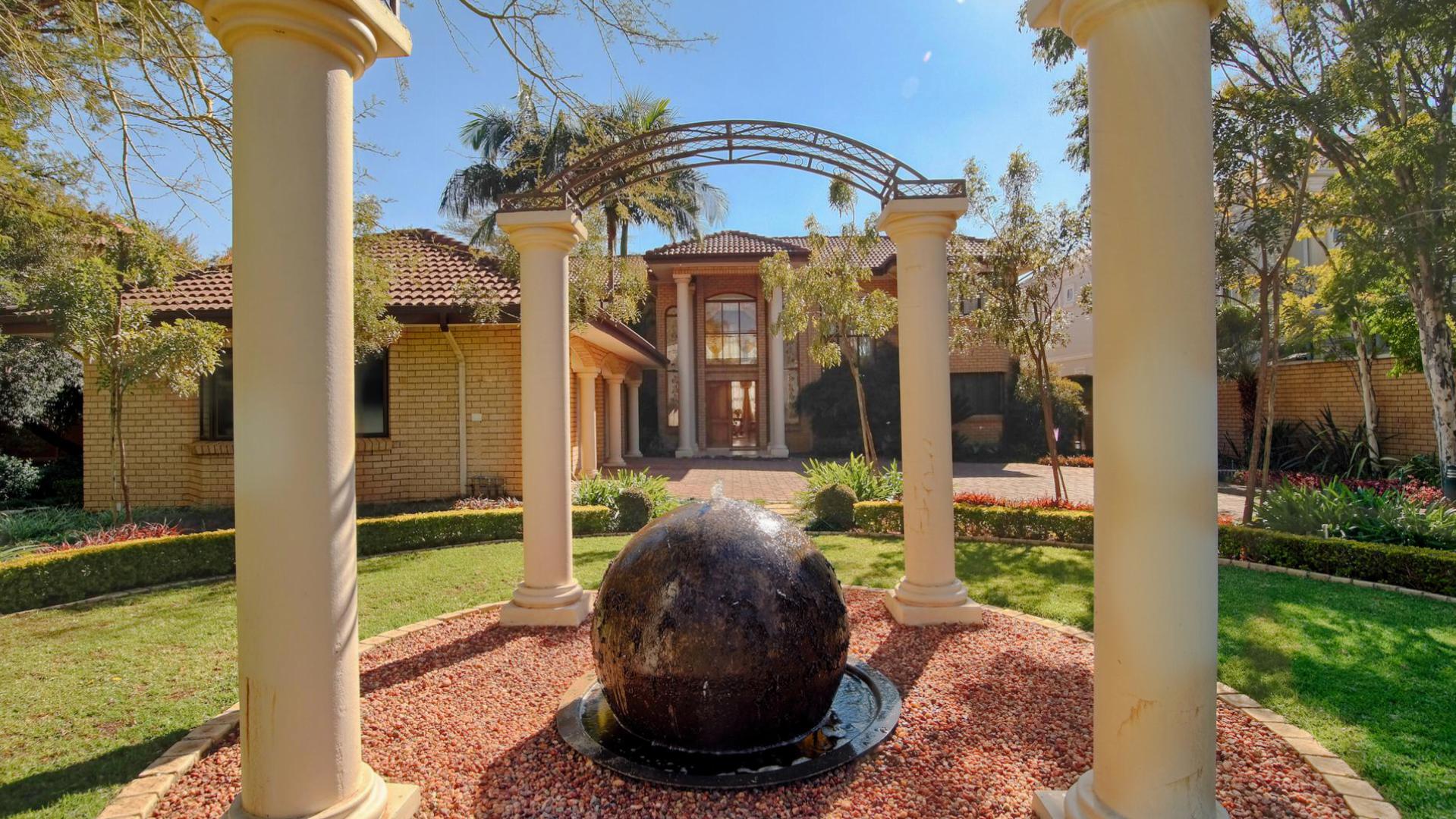 Front View of property in Silver Lakes Golf Estate