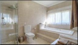 Main Bathroom - 14 square meters of property in Silver Lakes Golf Estate