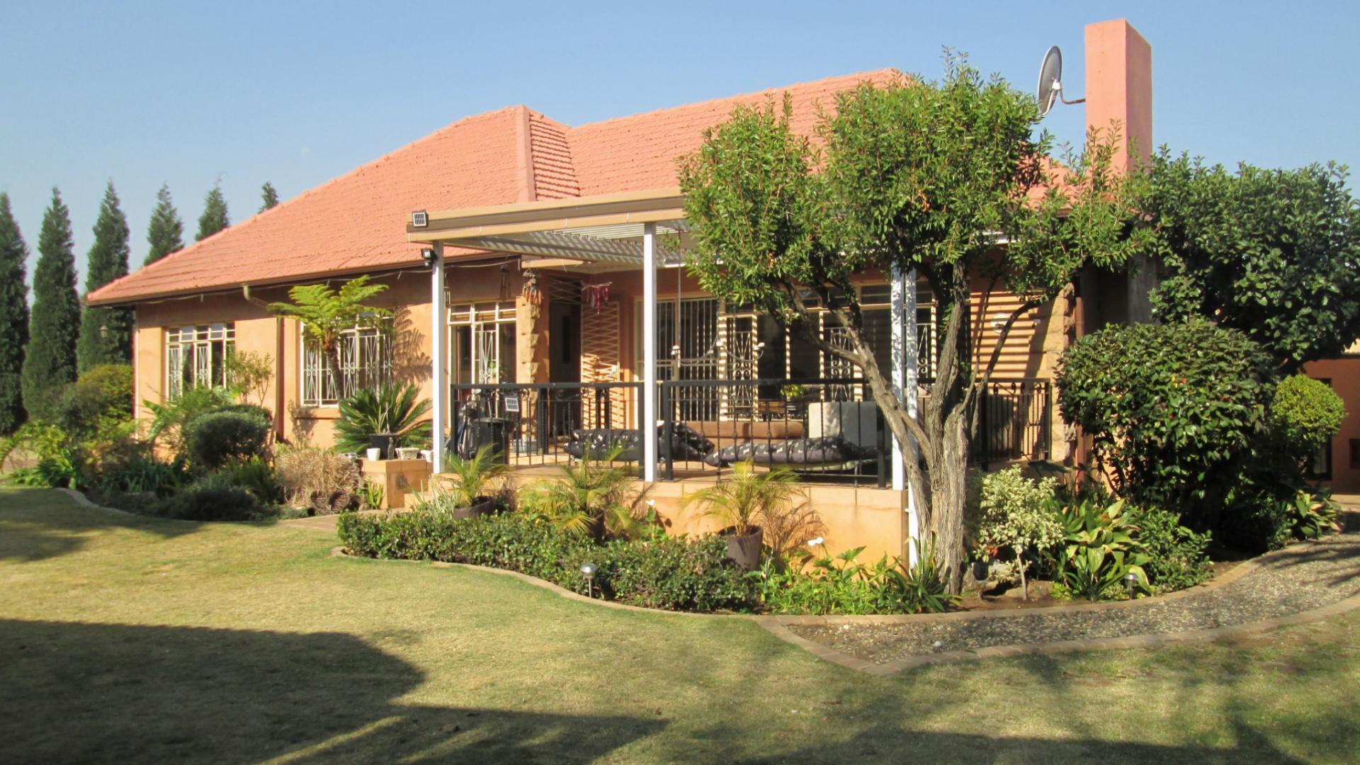 Front View of property in Parkdene (JHB)