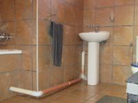 Main Bathroom - 25 square meters of property in Parkdene (JHB)