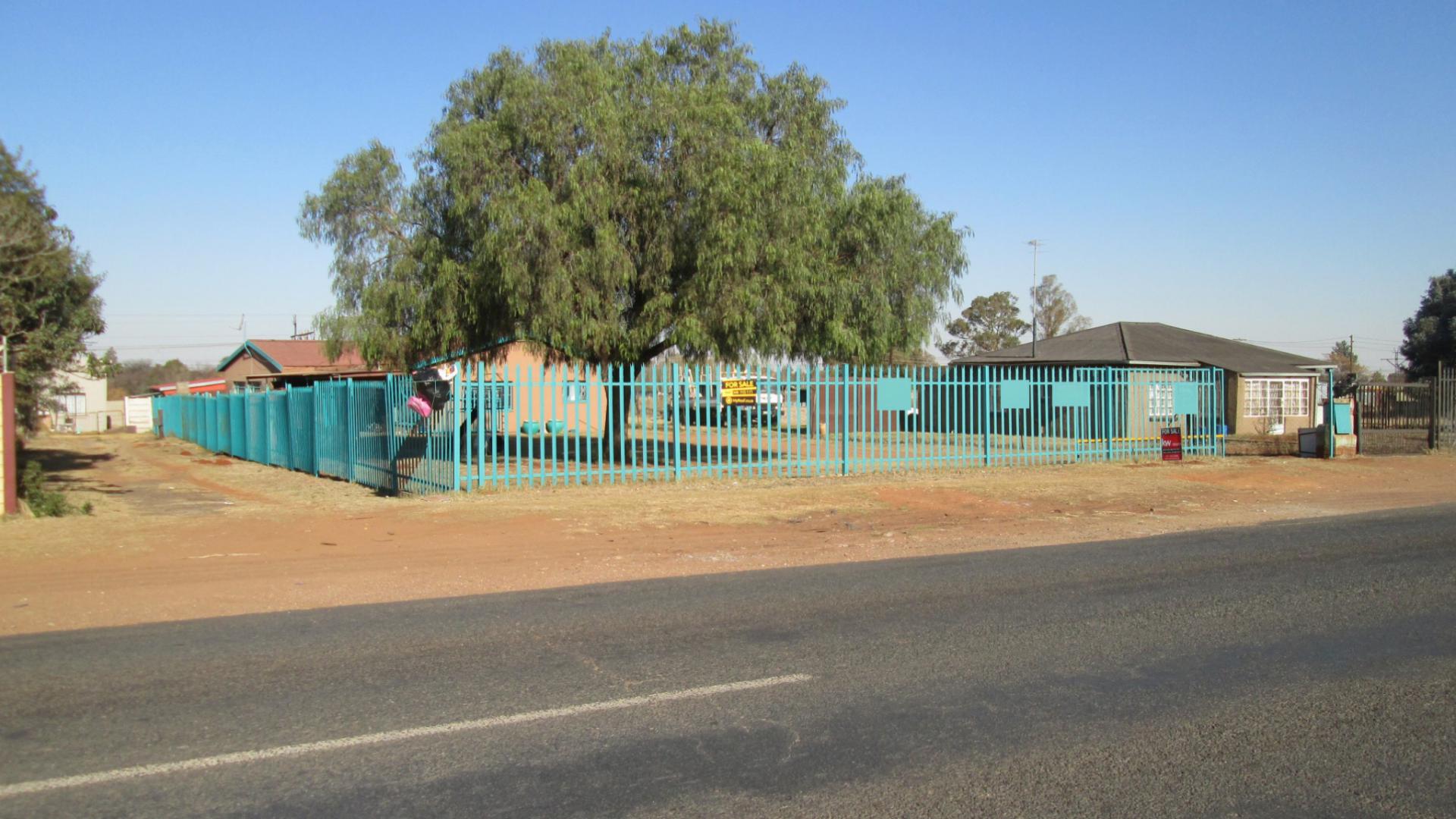 Front View of property in Highbury