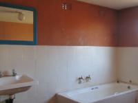 Main Bathroom - 28 square meters of property in Highbury