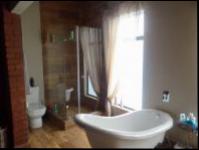 Main Bathroom - 16 square meters of property in Boschdal