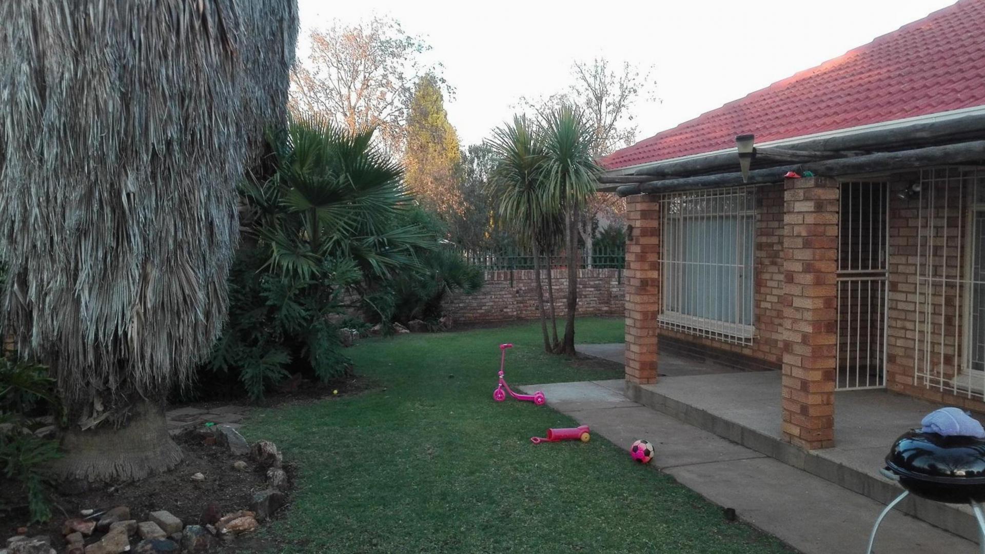 Front View of property in Miederpark