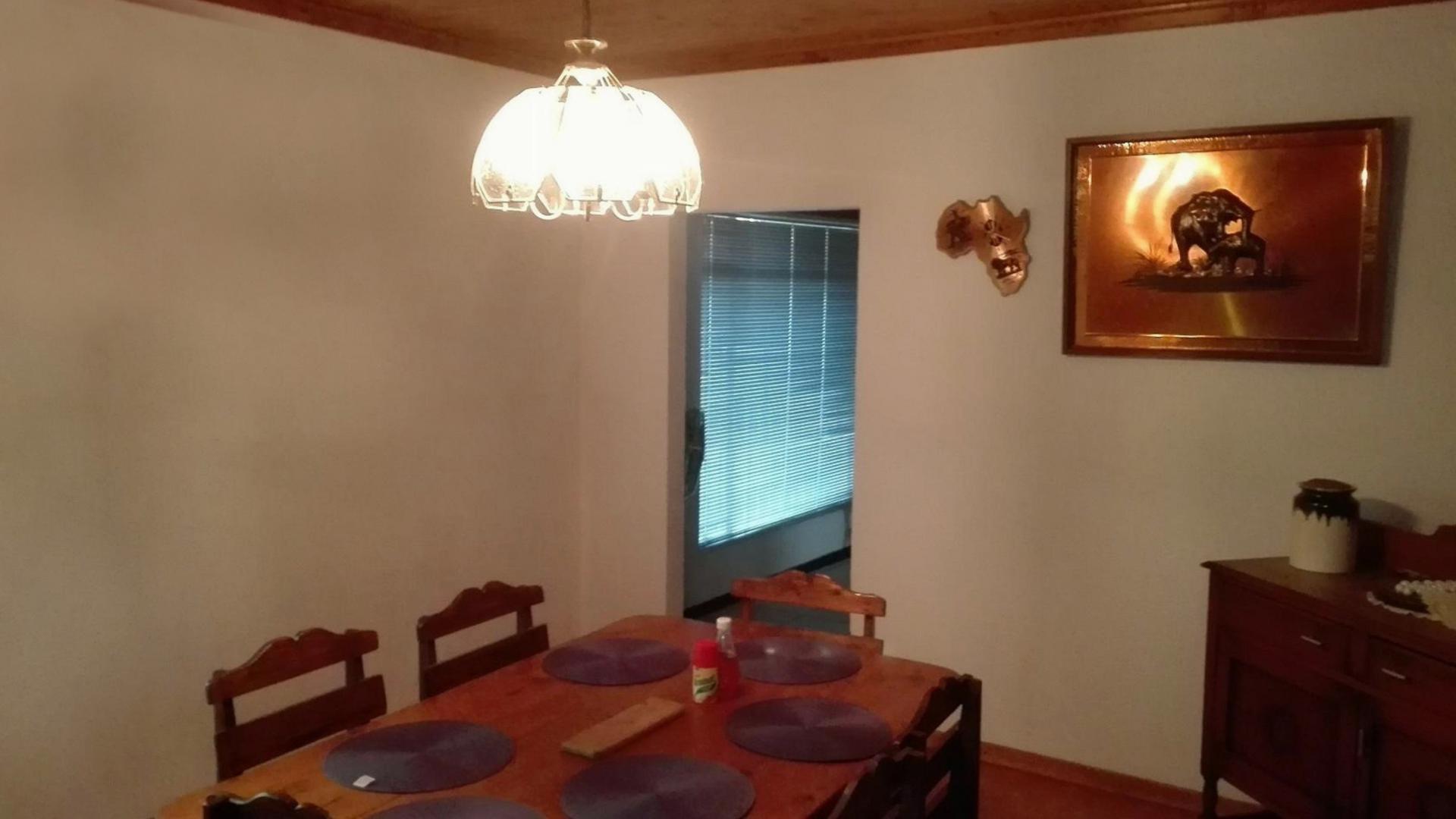 Dining Room - 14 square meters of property in Miederpark