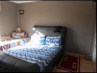 Bed Room 2 - 25 square meters of property in Lenasia South