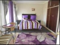 Main Bedroom - 26 square meters of property in Lenasia South