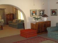 Lounges - 29 square meters of property in Robertson