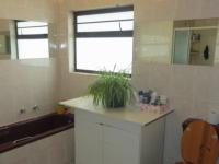 Bathroom 1 - 7 square meters of property in Athlone - CPT