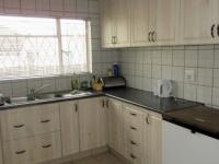 Kitchen - 20 square meters of property in Athlone - CPT