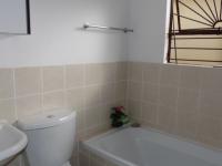 Main Bathroom - 4 square meters of property in Heatherview