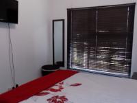 Main Bedroom - 10 square meters of property in Heatherview