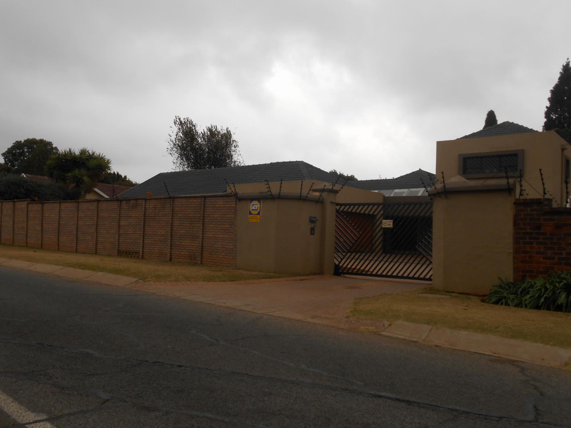 Front View of property in Constantia Kloof