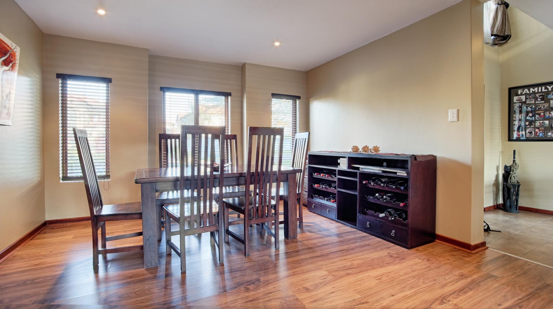 Dining Room - 16 square meters of property in Willow Acres Estate