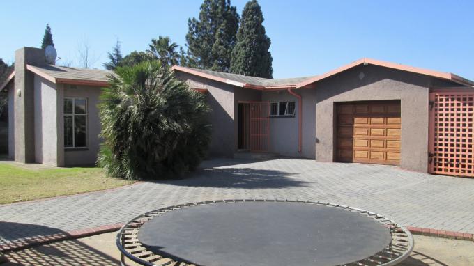 3 Bedroom House for Sale For Sale in Vanderbijlpark - Home Sell - MR145357