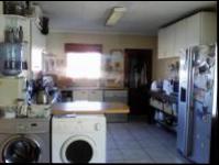 Kitchen - 15 square meters of property in Sonneveld