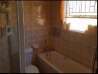 Main Bathroom - 8 square meters of property in Sonneveld