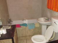 Bathroom 1 - 7 square meters of property in Paarl
