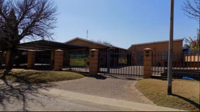10 Bedroom Guest House for Sale For Sale in Emalahleni (Witbank)  - Private Sale - MR145444