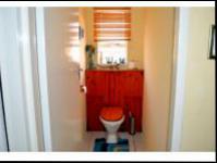 Guest Toilet - 2 square meters of property in Welkom