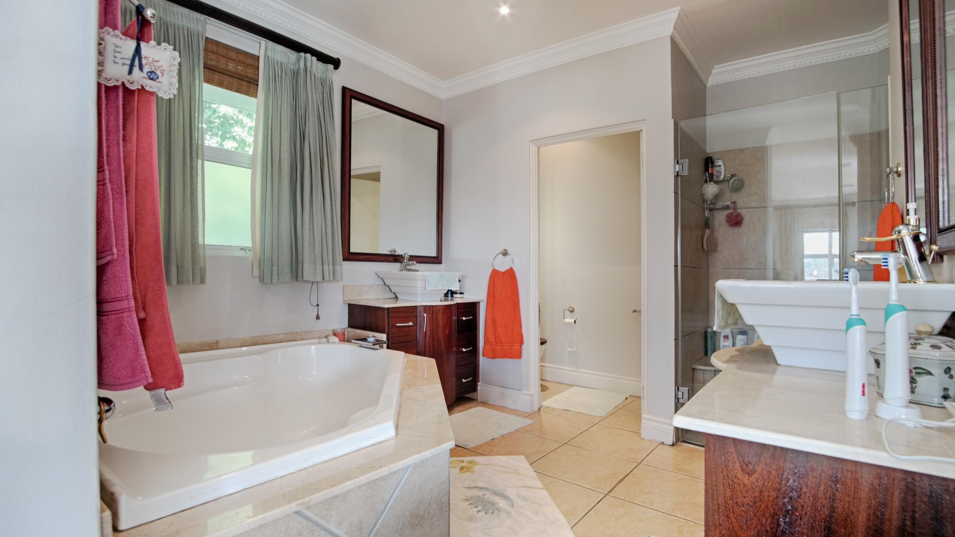 Main Bathroom of property in Woodlands Lifestyle Estate
