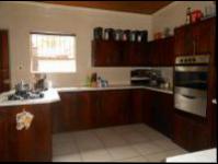 Kitchen - 36 square meters of property in Farrarmere