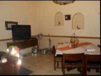 Dining Room - 14 square meters of property in Farrarmere