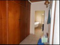 Main Bedroom - 34 square meters of property in Farrarmere