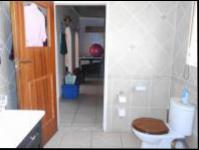 Main Bathroom - 10 square meters of property in Farrarmere