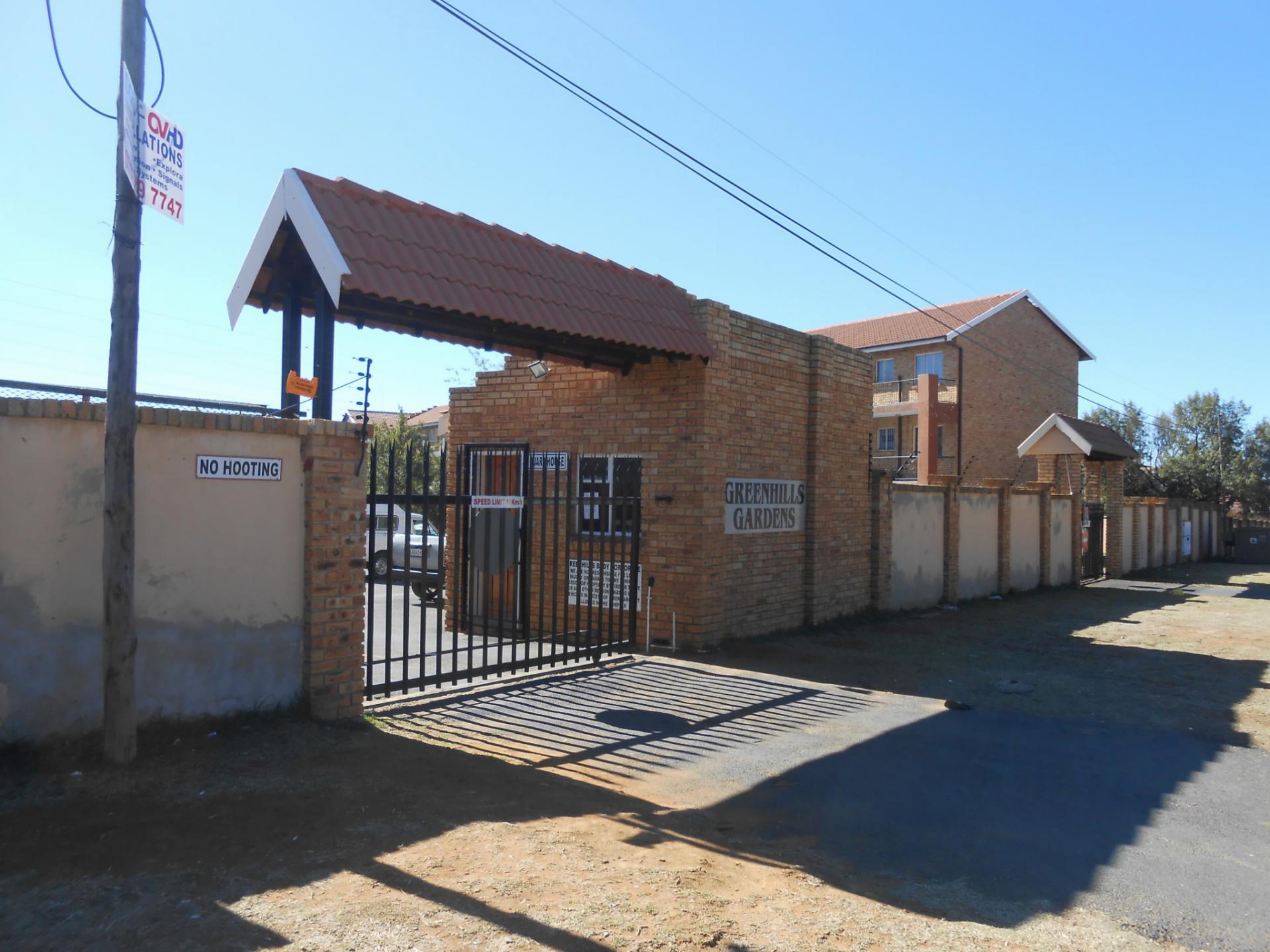 Front View of property in Greenhills