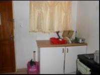 Kitchen - 11 square meters of property in Greenhills