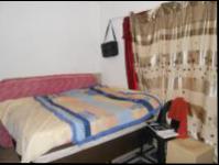 Main Bedroom - 13 square meters of property in Greenhills