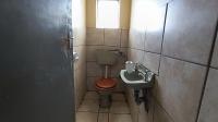 Guest Toilet - 3 square meters of property in Newton