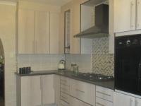 Kitchen - 25 square meters of property in Roodia