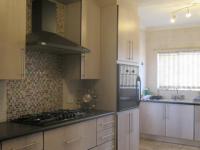 Kitchen - 25 square meters of property in Roodia