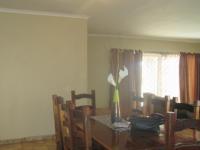 Dining Room - 23 square meters of property in Roodia