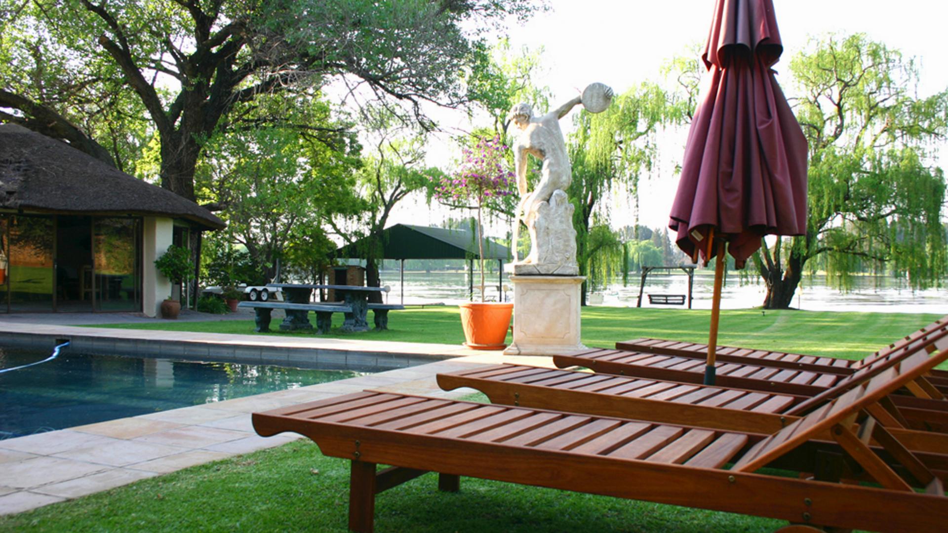 Entertainment - 71 square meters of property in Vanderbijlpark